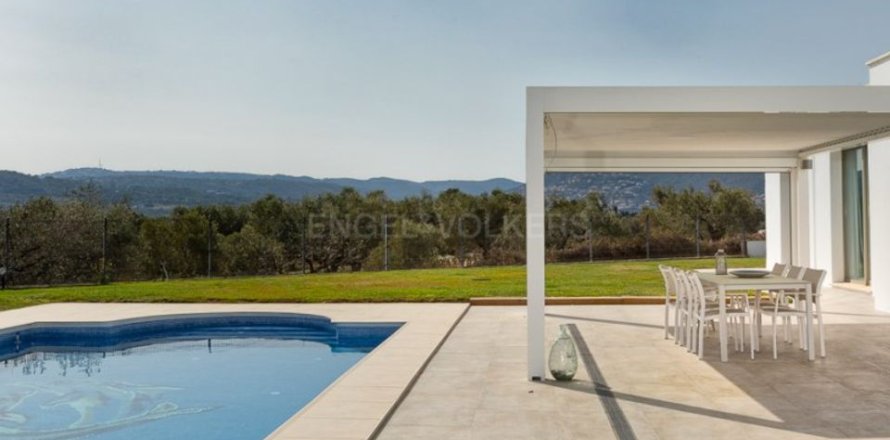 Вилла с 4 спальнями в Калонже, Герона, Каталония, Испания № 2556