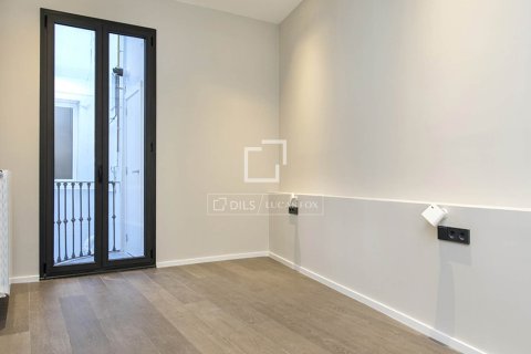 3 bedrooms apartment for sale in Barcelona, Catalonia, Spain № 6381 - photo 16