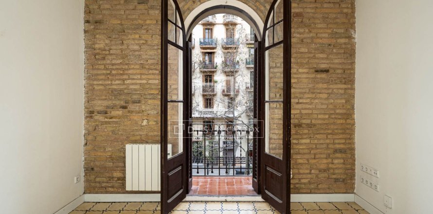 2 bedrooms apartment for sale in Barcelona, Catalonia, Spain № 6380