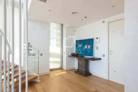 2 chambres penthouse à vendre à Barcelona, Catalonia, Spain № 3934 - photo 12