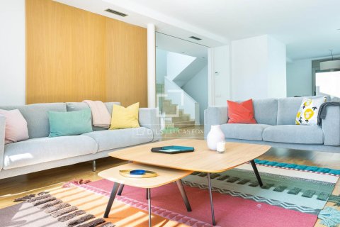 5 chambres villa à vendre à Vilassar de Dalt, Barcelona, Catalonia, Spain № 3933 - photo 3