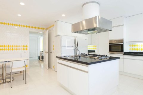 6 chambres villa à vendre à Castelldefels, Barcelona, Catalonia, Spain № 3929 - photo 8