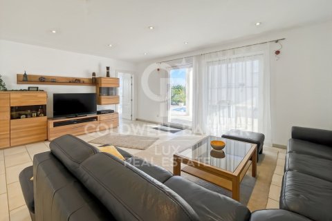 4 bedrooms villa for sale in Empuriabrava, Girona, Catalonia, Spain № 5805 - photo 4