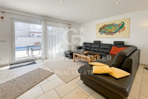 4 bedrooms villa for sale in Empuriabrava, Girona, Catalonia, Spain № 5805 - photo 3