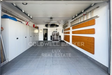 4 bedrooms villa for sale in Empuriabrava, Girona, Catalonia, Spain № 5805 - photo 15