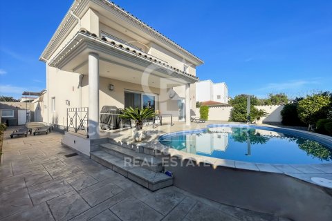4 bedrooms villa for sale in Empuriabrava, Girona, Catalonia, Spain № 5805 - photo 1