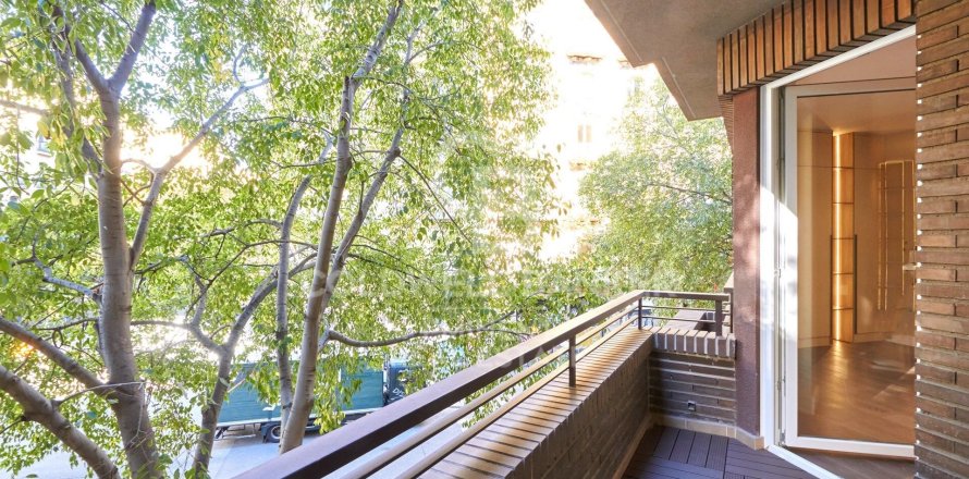 3 bedrooms apartment for sale in Barcelona, Catalonia, Spain № 5806