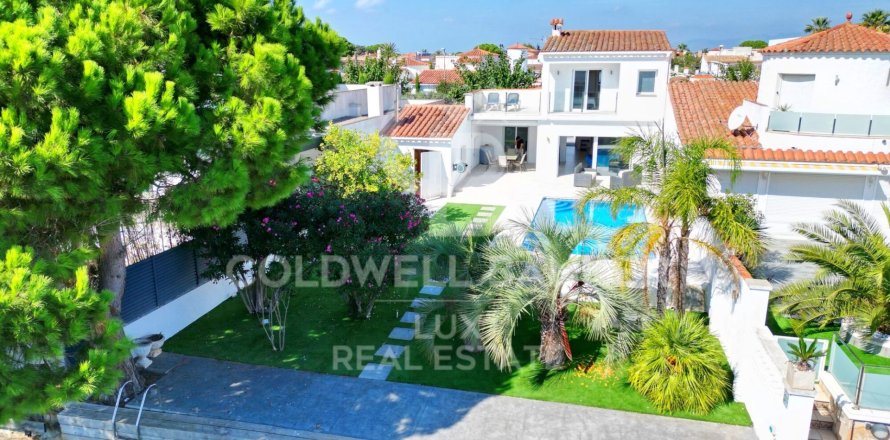 3 bedrooms house for sale in Empuriabrava, Girona, Catalonia, Spain № 6002