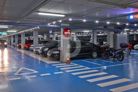 5000 sq.m. commercial property for sale in Sant Andreu, Barcelona, Catalonia, Spain № 4547 - photo 2