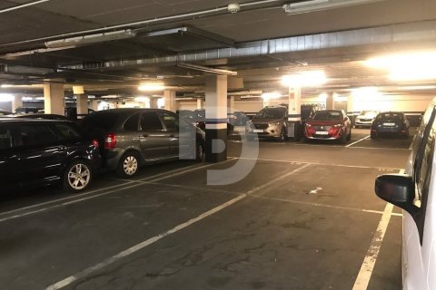 Купить коммерческую недвижимость в Сантс-Монтжуик, Барселона, Испания 8512м², № 4544 - фото 3