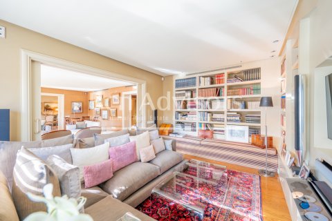 Купить квартиру в Барселона, Испания с 5 спален, 400м², № 2840 - фото 4