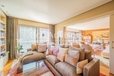 Купить квартиру в Барселона, Испания с 5 спален, 400м², № 2840 - фото 2