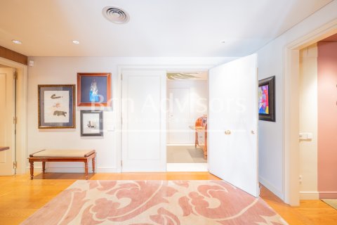 Купить квартиру в Барселона, Испания с 5 спален, 400м², № 2840 - фото 13