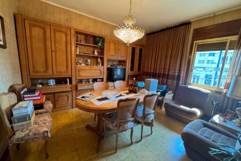 Квартира с 3 спальнями в Сантс-Монтжуике, Барселона, Каталония, Испания № 2139