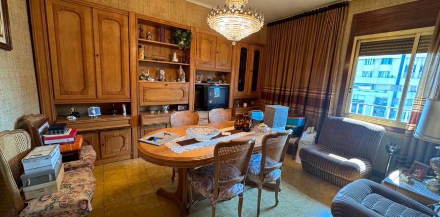 Квартира с 3 спальнями в Сантс-Монтжуике, Барселона, Каталония, Испания № 2139