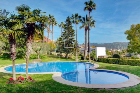 4 bedrooms villa for sale in Sant Just Desvern, Barcelona, Catalonia, Spain № 6386