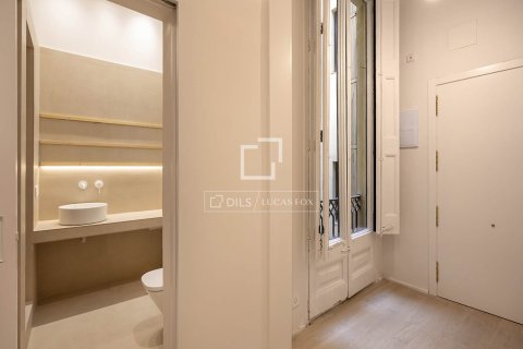 2 bedrooms apartment for sale in Barcelona, Catalonia, Spain № 6385 - photo 15