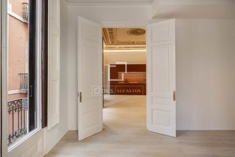 2 bedrooms apartment for sale in Barcelona, Catalonia, Spain № 6385 - photo 13