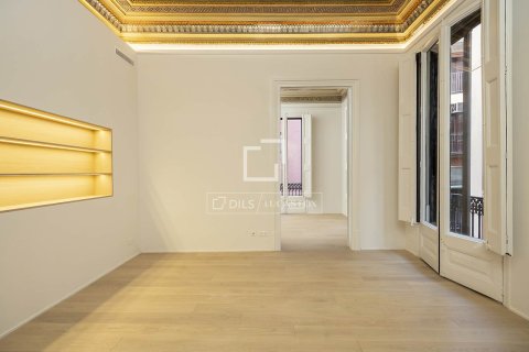 2 bedrooms apartment for sale in Barcelona, Catalonia, Spain № 6385 - photo 9