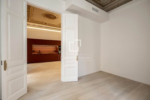2 bedrooms apartment for sale in Barcelona, Catalonia, Spain № 6385 - photo 12