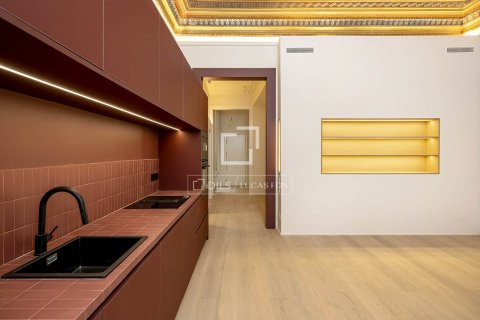 2 bedrooms apartment for sale in Barcelona, Catalonia, Spain № 6385 - photo 3
