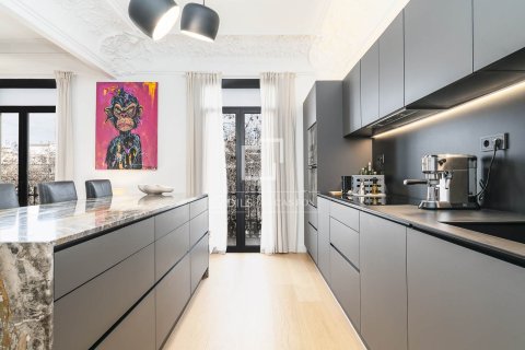 4 chambres apartment à vendre à Barcelona, Catalonia, Spain № 3856