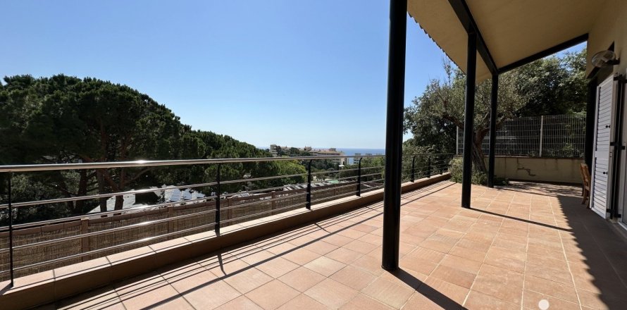 Сasa de 4 dormitorios en venta en Sant Pol de Mar, Barcelona, Cataluña, Spain № 5027