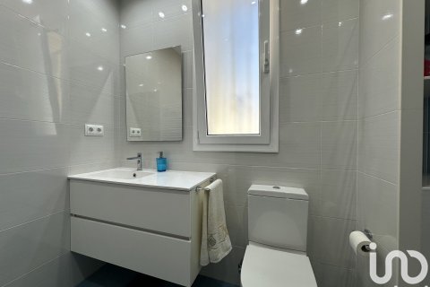 Сasa de 4 dormitorios en venta en Sant Pol de Mar, Barcelona, Cataluña, Spain № 5027 - foto 24