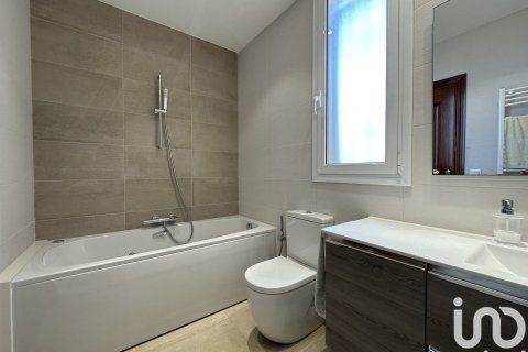 Сasa de 4 dormitorios en venta en Sant Pol de Mar, Barcelona, Cataluña, Spain № 5027 - foto 14