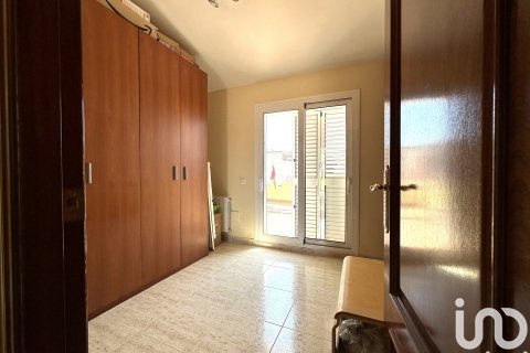 Сasa de 4 dormitorios en venta en Sant Pol de Mar, Barcelona, Cataluña, Spain № 5027 - foto 19