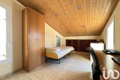 Сasa de 4 dormitorios en venta en Sant Pol de Mar, Barcelona, Cataluña, Spain № 5027 - foto 16