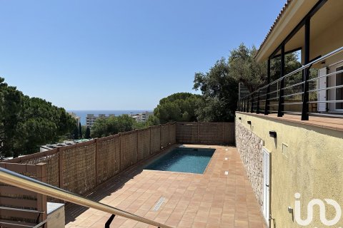 Сasa de 4 dormitorios en venta en Sant Pol de Mar, Barcelona, Cataluña, Spain № 5027 - foto 3