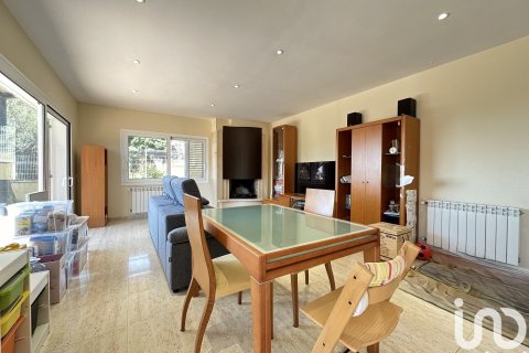 Сasa de 4 dormitorios en venta en Sant Pol de Mar, Barcelona, Cataluña, Spain № 5027 - foto 6