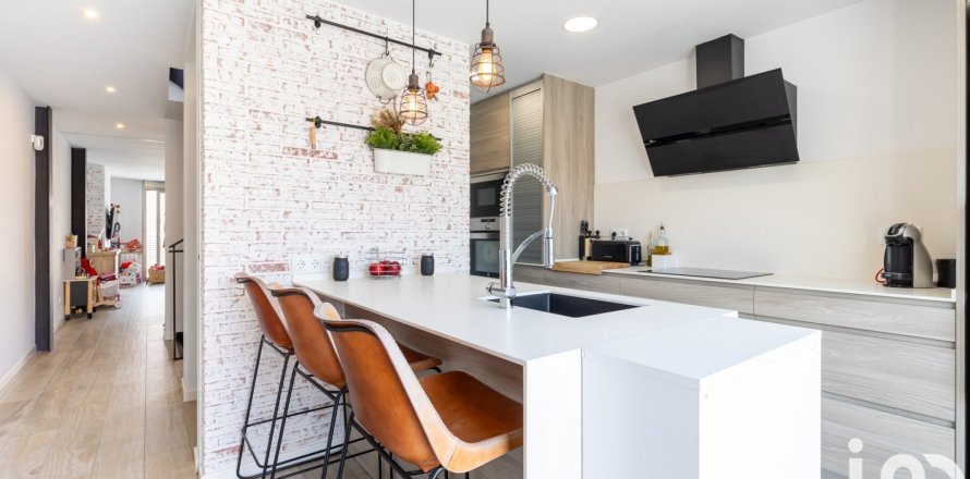 Дом с 4 спальнями в Сабаделе, Барселона, Каталония, Испания № 5026