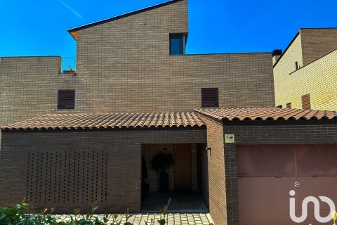 Купить дом в Л'Аметлья-дель-Вальес, Испания с 3 спальни, 245м², № 5024 - фото 4