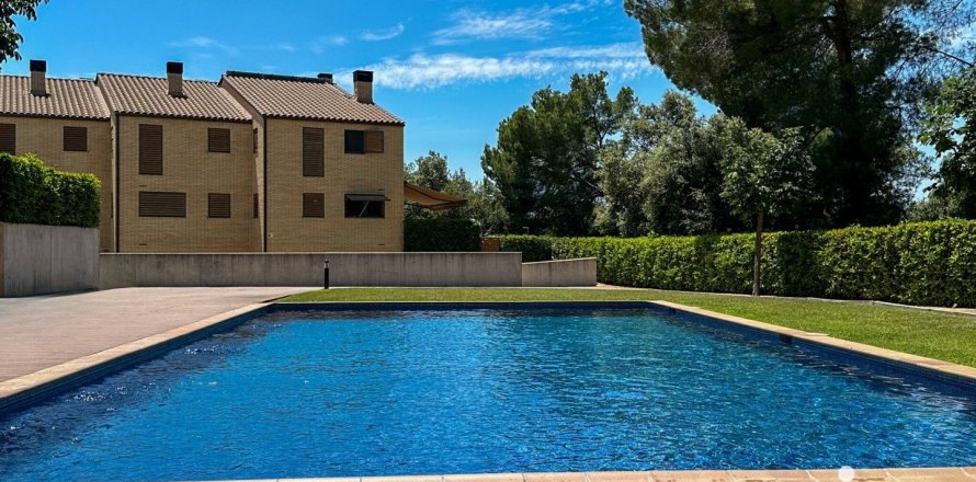 Дом с 3 спальнями в Л'Аметлья-дель-Вальесе, Барселона, Каталония, Испания № 5024