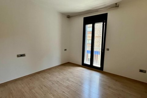 3 bedrooms apartment for rent in Principado De Andorra (Ninguna Poblacion Tiene C.P.), Lleida, Catalonia, Spain № 6147 - photo 10