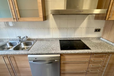 3 bedrooms apartment for rent in Principado De Andorra (Ninguna Poblacion Tiene C.P.), Lleida, Catalonia, Spain № 6147 - photo 8