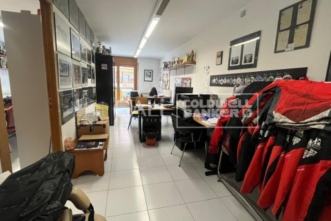 232 m² office à louer à Principado De Andorra (Ninguna Poblacion Tiene C.P.), Lleida, Catalonia, Spain № 6141 - photo 12