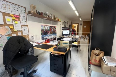 232 m² office à louer à Principado De Andorra (Ninguna Poblacion Tiene C.P.), Lleida, Catalonia, Spain № 6141 - photo 8