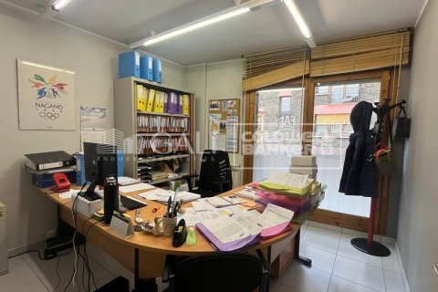 232 m² office à louer à Principado De Andorra (Ninguna Poblacion Tiene C.P.), Lleida, Catalonia, Spain № 6141 - photo 7