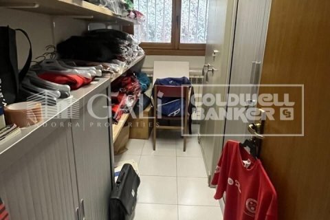 232 m² office à louer à Principado De Andorra (Ninguna Poblacion Tiene C.P.), Lleida, Catalonia, Spain № 6141 - photo 18