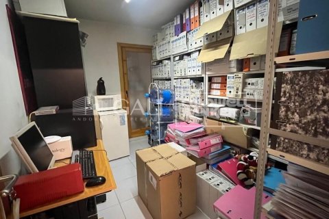 232 m² office à louer à Principado De Andorra (Ninguna Poblacion Tiene C.P.), Lleida, Catalonia, Spain № 6141 - photo 17