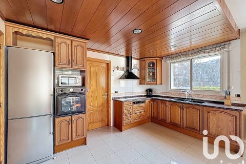 Сasa de 5 dormitorios en venta en Montornès del Vallès, Barcelona, Cataluña, Spain № 7572 - foto 10