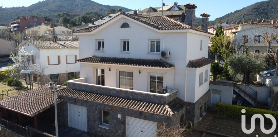 Сasa de 5 dormitorios en venta en Montornès del Vallès, Barcelona, Cataluña, Spain № 7572