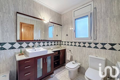 Сasa de 5 dormitorios en venta en Montornès del Vallès, Barcelona, Cataluña, Spain № 7572 - foto 16