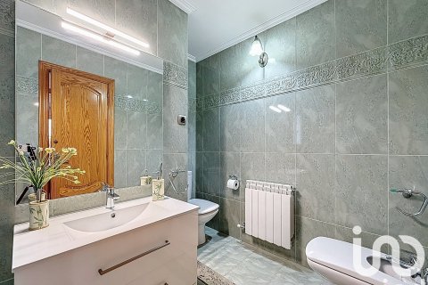 Сasa de 5 dormitorios en venta en Montornès del Vallès, Barcelona, Cataluña, Spain № 7572 - foto 22