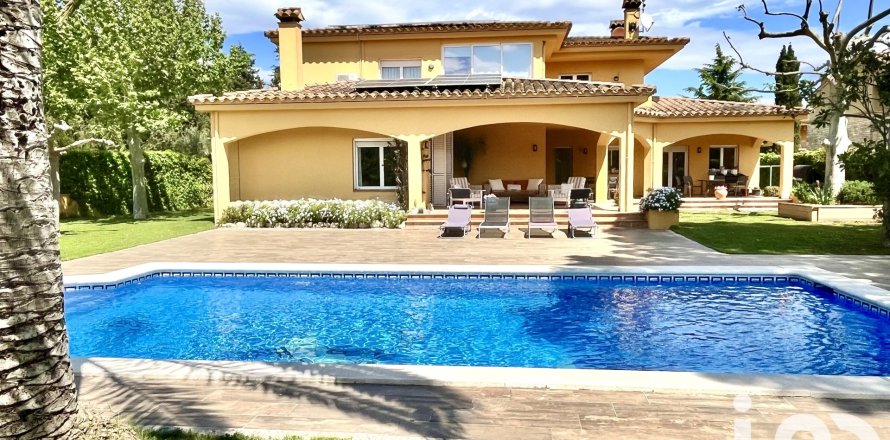 5 bedrooms house for sale in Avinyonet de Puigventos, Girona, Catalonia, Spain № 7567