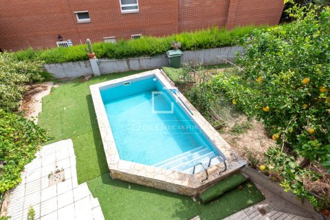 Villa de 3 dormitorios en venta en Sant Just Desvern, Barcelona, Cataluña, Spain № 4200 - foto 30