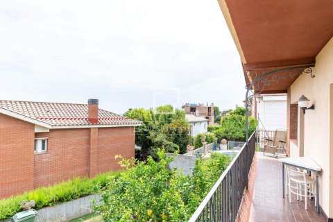 Villa de 3 dormitorios en venta en Sant Just Desvern, Barcelona, Cataluña, Spain № 4200 - foto 28
